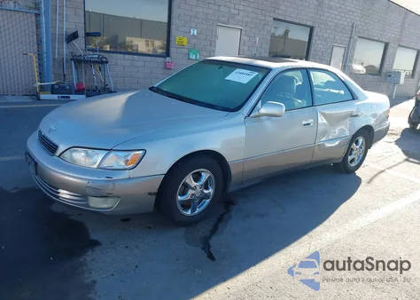 1998 Lexus Es 300 from USA, damaged, VIN JT8BF28G0W5026161